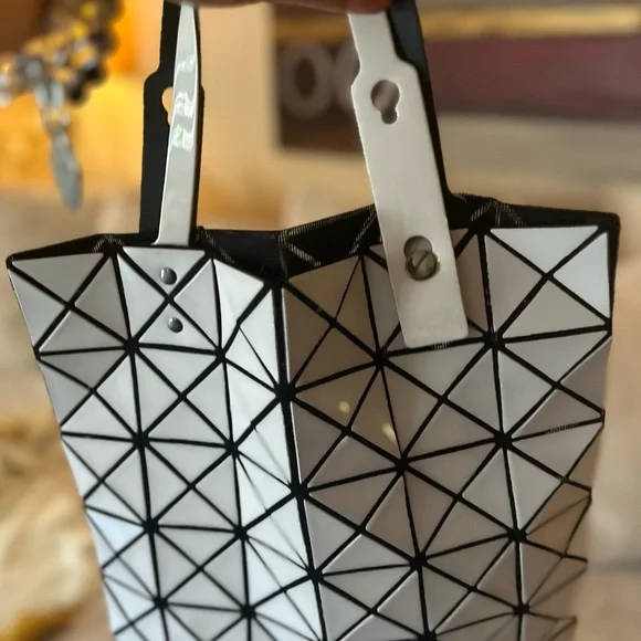 BAOBAO Geometric Patterned Tote Bag - Picture 2 of 6